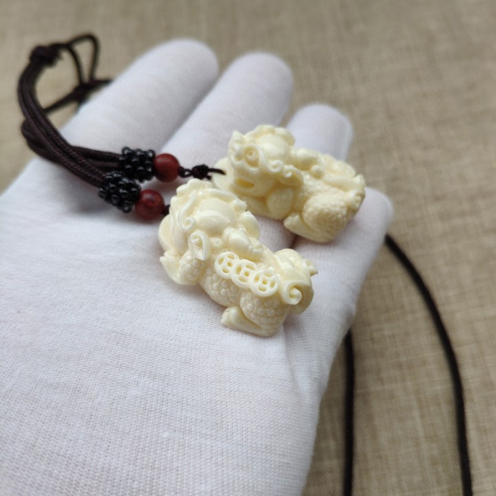 Dây chuyền nam 3D tỳ hưu bằng Hạt Tagua (hạt cây dừa ngà –Ivory Palm)