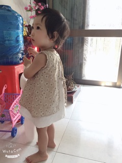Váy áo chất thô bé gái