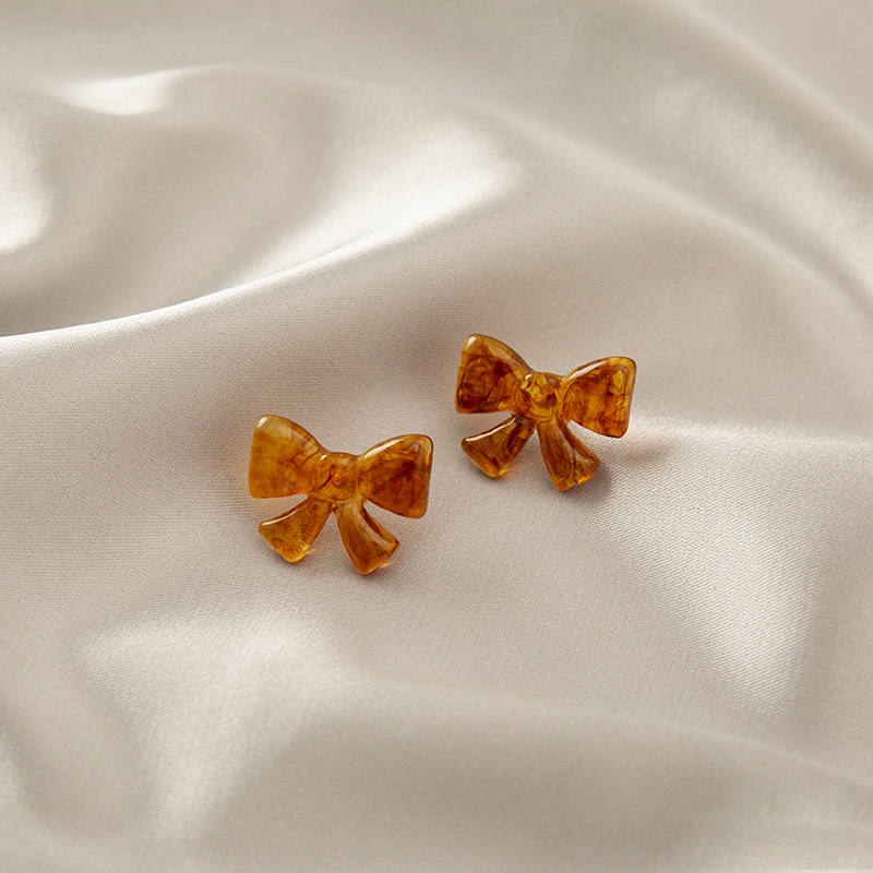 Bông tai thiết kế đơn giản hợp thời trang trẻ trung