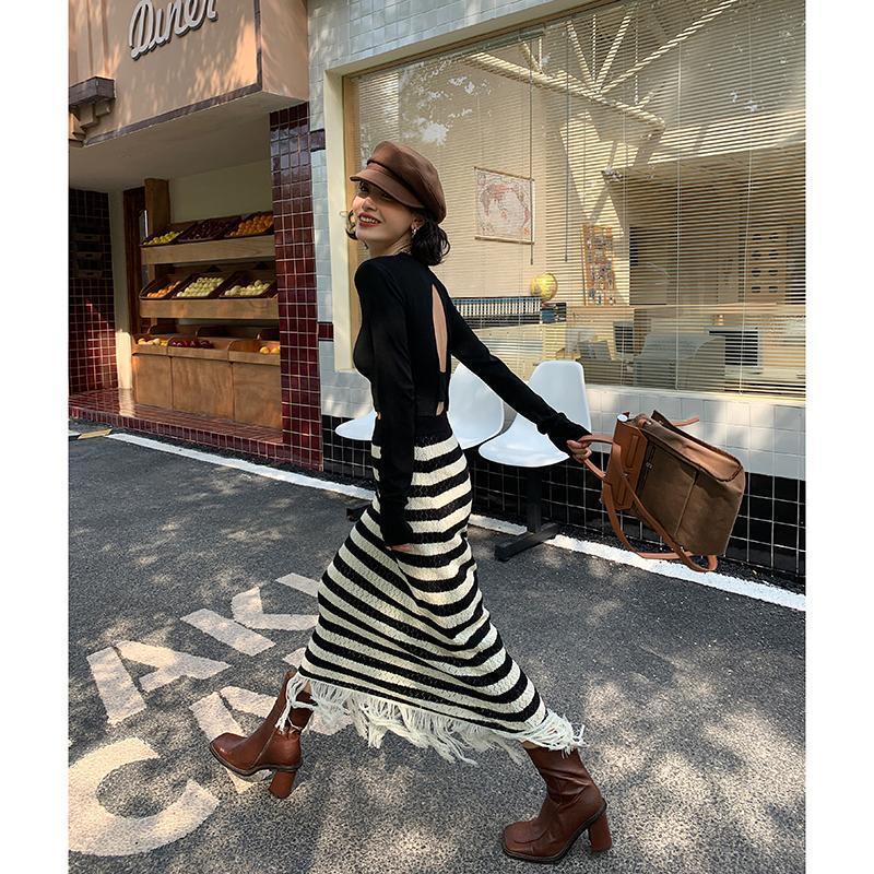 Chân Váy Dệt Kim Dài Lưng Cao Họa Tiết Kẻ Sọc Trắng Đen Thời Trang Mùa Thu 2022 Cho Nữ