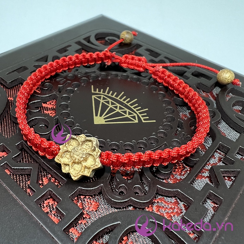 ( Tặng hộp gấm ) Vòng tay Charm Trầm Hương Tốc thắt dây đỏ may mắn ( dây thắt đẹp, đều, Bền với thời gian )