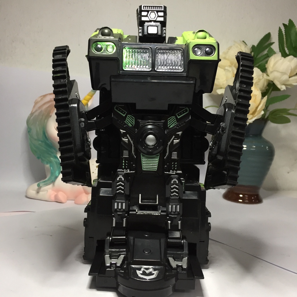 Siêu xe tăng biến hình thành chiến binh hùng mạnh, kèm điều khiển từ xa - đồ chơi robot thông minh cho bé yêu