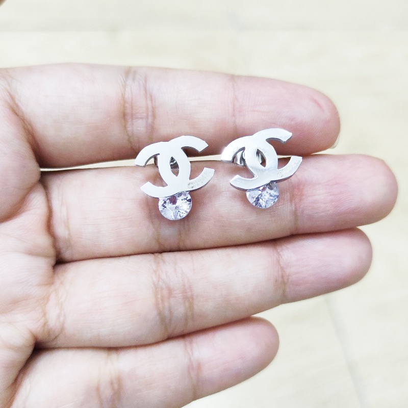 Bông Tai Nữ Titan Ko Han Rỉ TT 3994