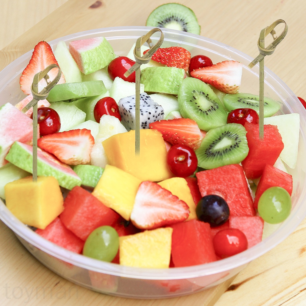 Tăm tre xỉa răng trang trí món tráng miệng