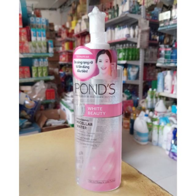 Nước tẩy trang Pond's 235ml.