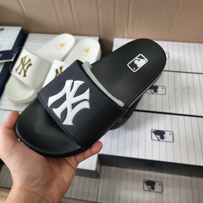 DÉP MLB NEW MOUND NEW YORK