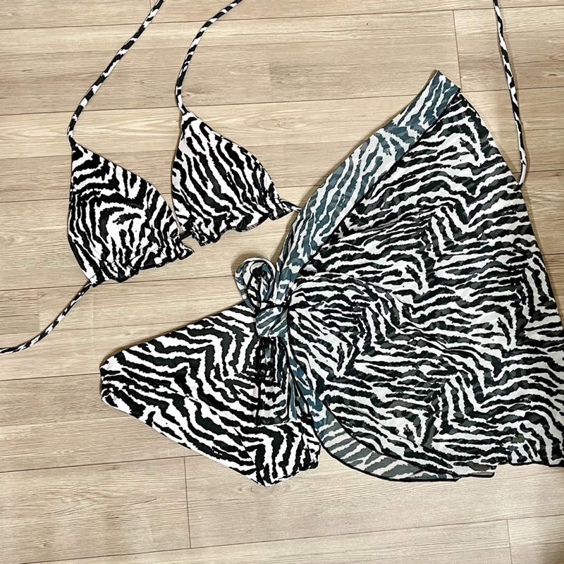 Set bikini sọc ngựa vằn 3 món kèm ảnh thật siêu nét
