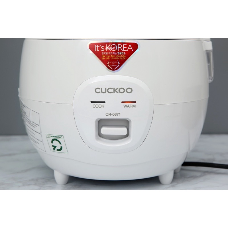 Nồi cơm nắp gài Cuckoo CR-0671 1.08 lít hàng trưng bày 96 99%