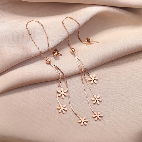 Bông Tai Chuỗi Hoa Dài Titan Ko Han Rỉ TT 3646