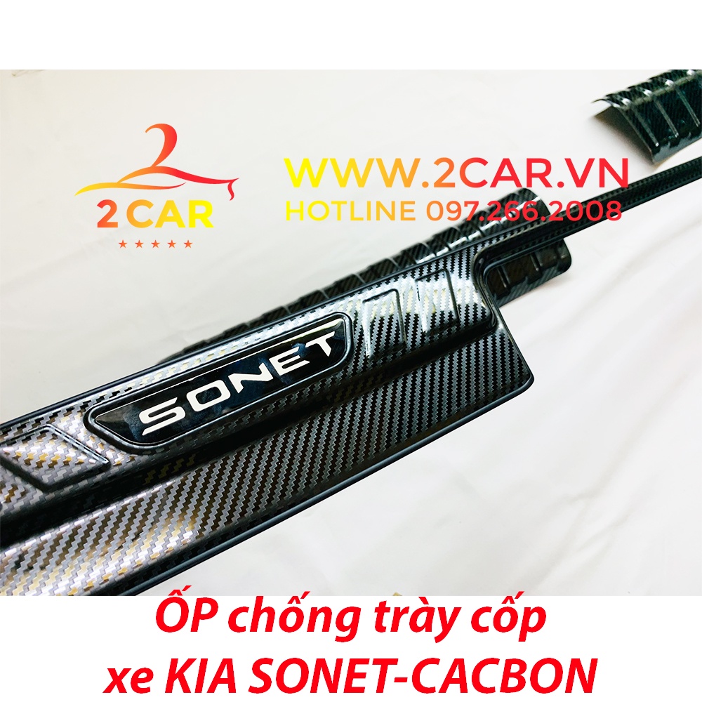Ốp chống trầy cốp trong, ngoài CARBON xe Kia Sonet 2021-2022, chất liệu vân CACBON cao cấp