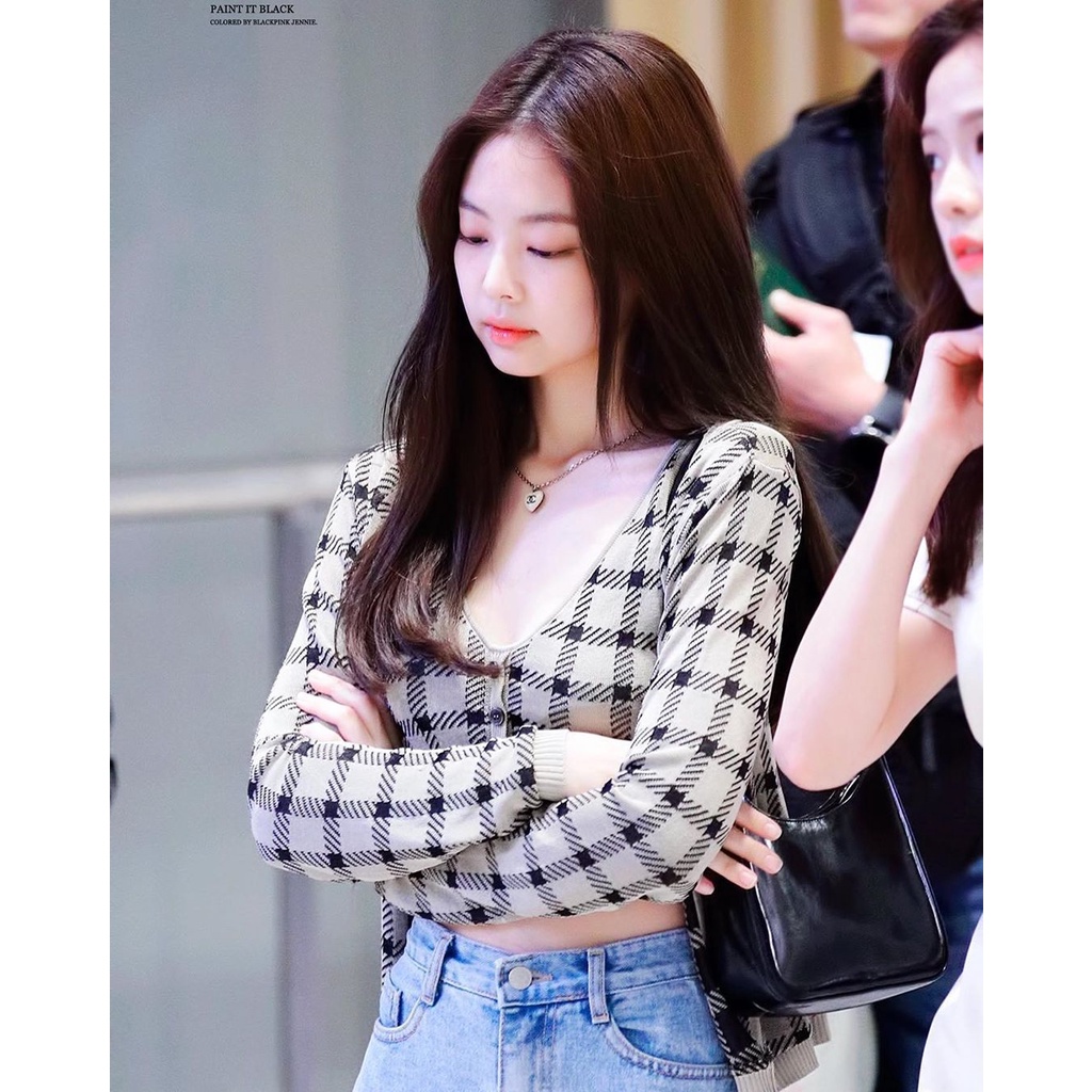 Set bra nâu + áo cardigan kẻ ô  JENNIE BLACKPINK