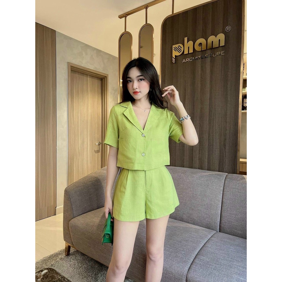 Sét Bộ Nữ Áo Kiểu Vest Ngắn Tay Phối Nút From Croptop Kèm Quần Đùi Ống Rộng Xếp Ly Duyên Dáng,Nữ Tính