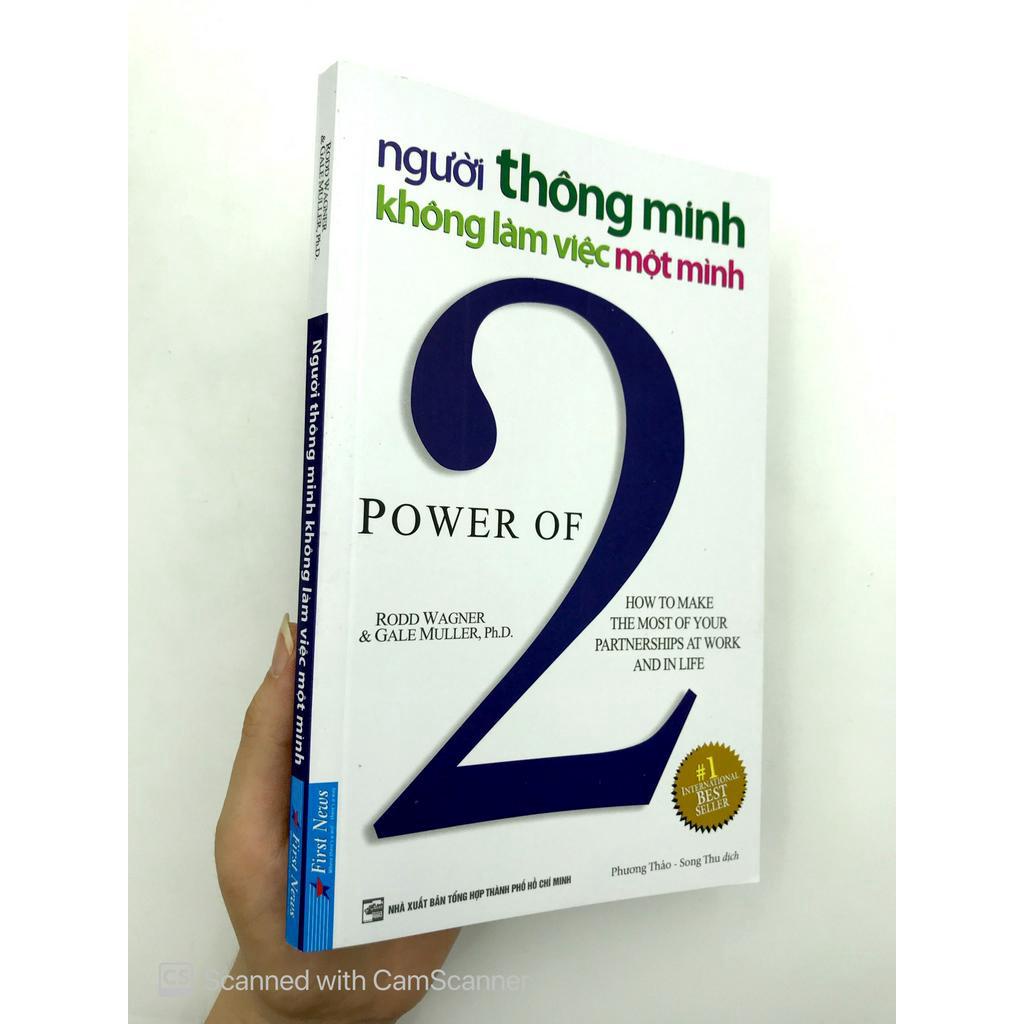 Sách Người Thông Minh Không Làm Việc Một Mình (Tái Bản 2018)
