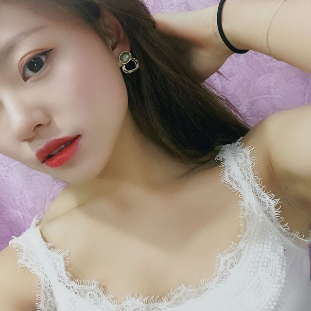 Hoa tai vòng tròn xanh lá cây - bạc 925