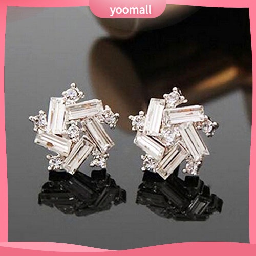 Khuyên tai nữ kiểu dáng độc đáo thời trang