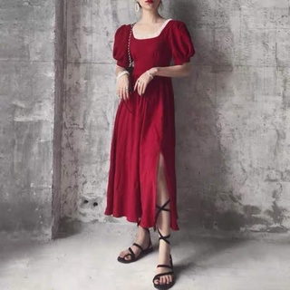 Váy xẻ tà cổ phối