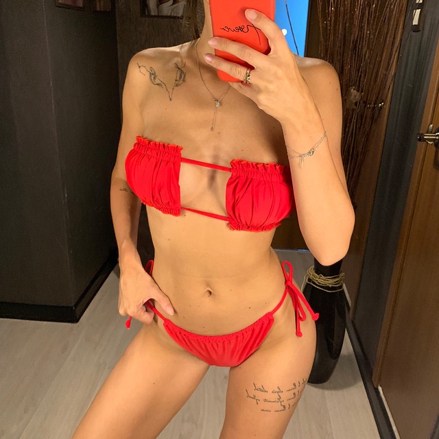 Bikini 2 Mảnh Quay Dún Ngang Ngọc Trinh Quần dây sexy tanning