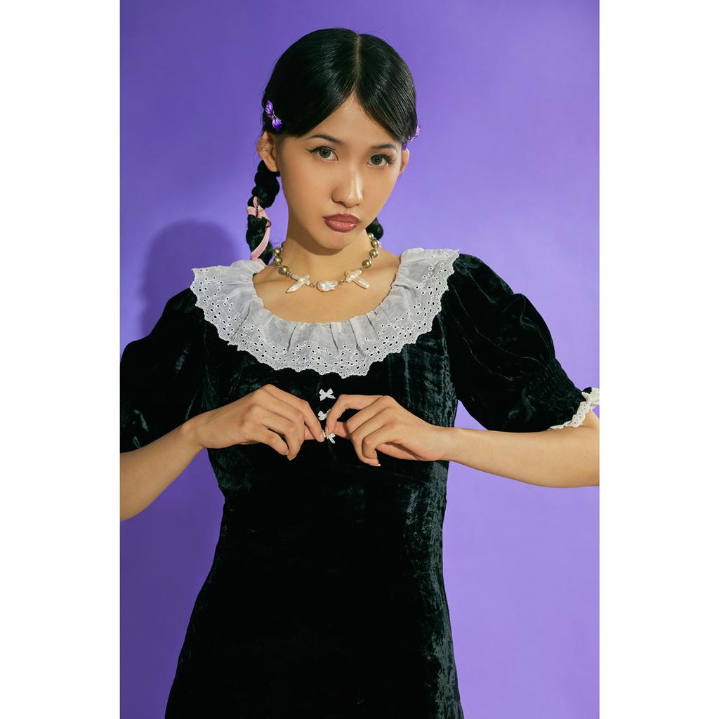 POUPEÉ DRESS - đầm nhung đen phối ren trắng