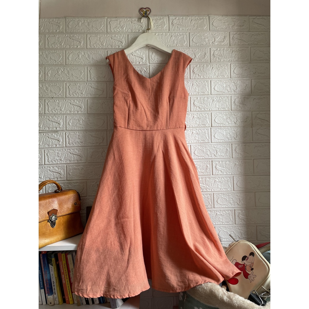 Đầm midi dáng xòe