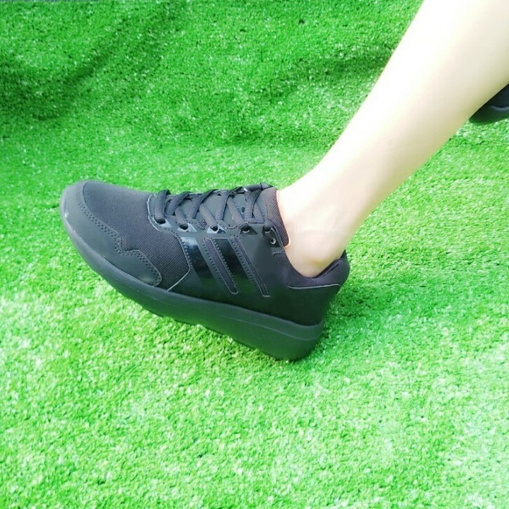 Giày thể thao sneaker nam nữ đen đế đen đủ size 35 đến 44 mang cặp mang nhóm | BigBuy360 - bigbuy360.vn