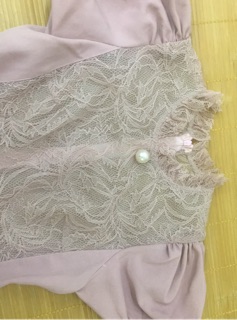 Đầm thiết kế hồng phối ren