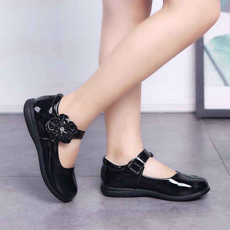 Girl leather shoes 2021 new Korean version princess shoes black soft sole single shoes middle school children performance shoes white four seasons shoes