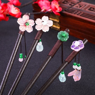 Trâm cài tóc cán gỗ phong cách cổ trang