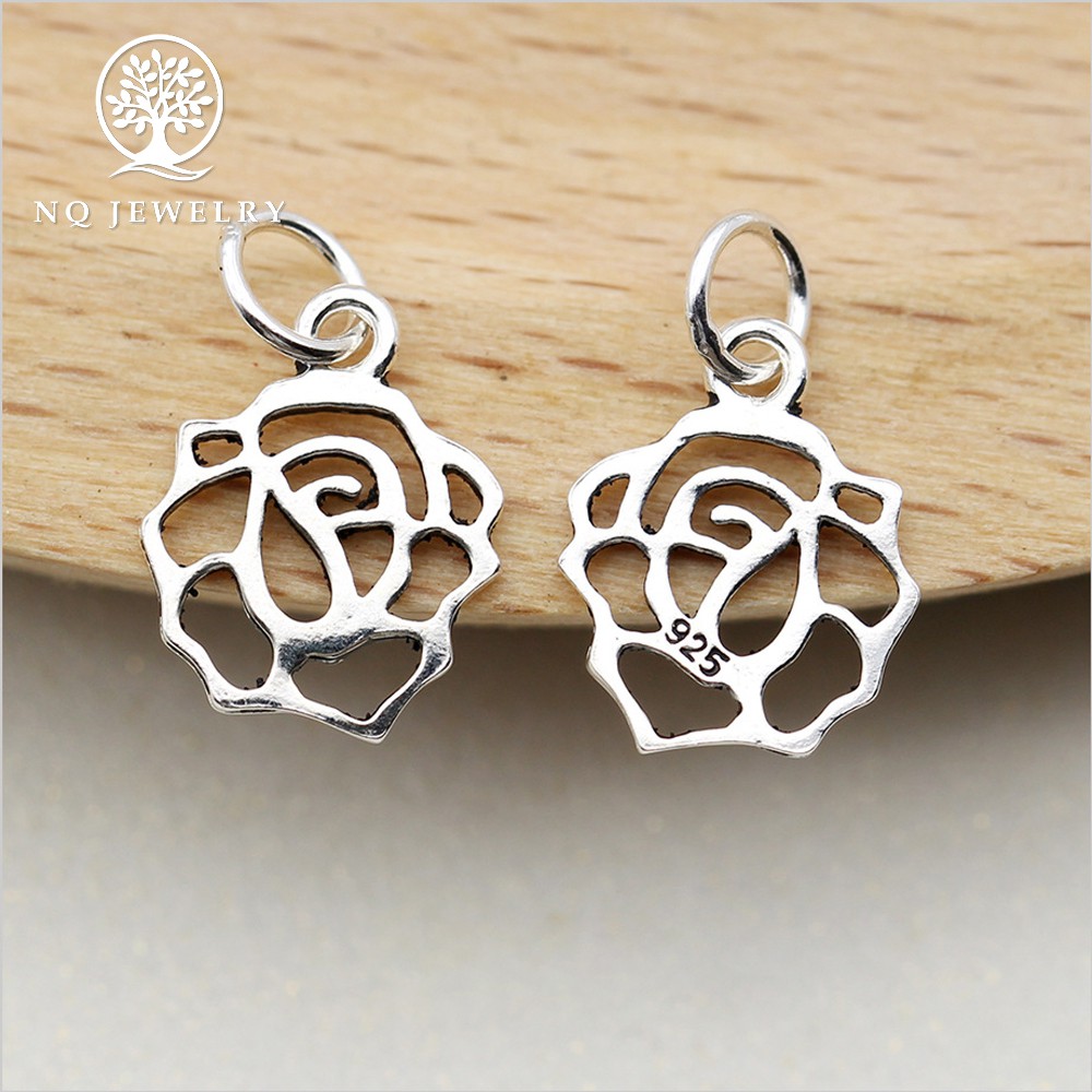 Charm bạc mặt khắc hoa treo - NQ Jewelry
