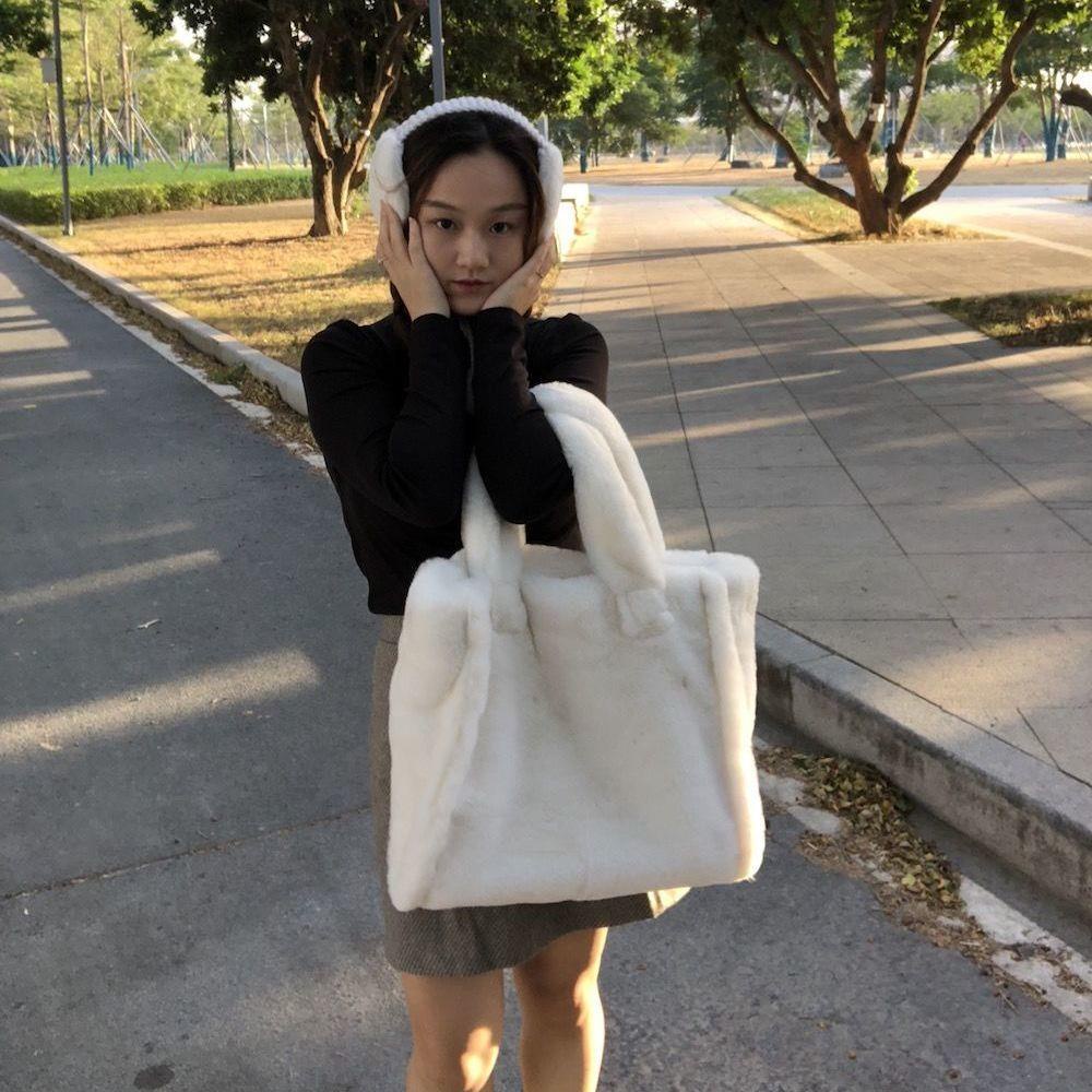 Quay Đẹp!Tương Thích Thu Đông!Túi Tote Đeo Vai Bằng Lông Thú Kích Thước Lớn Di Động Thiết Kế 2021
