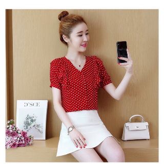 Áo sơ mi chấm bi vai bèo cách điệu