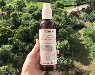 Sữa rửa mặt hoa cúc kiehl’s