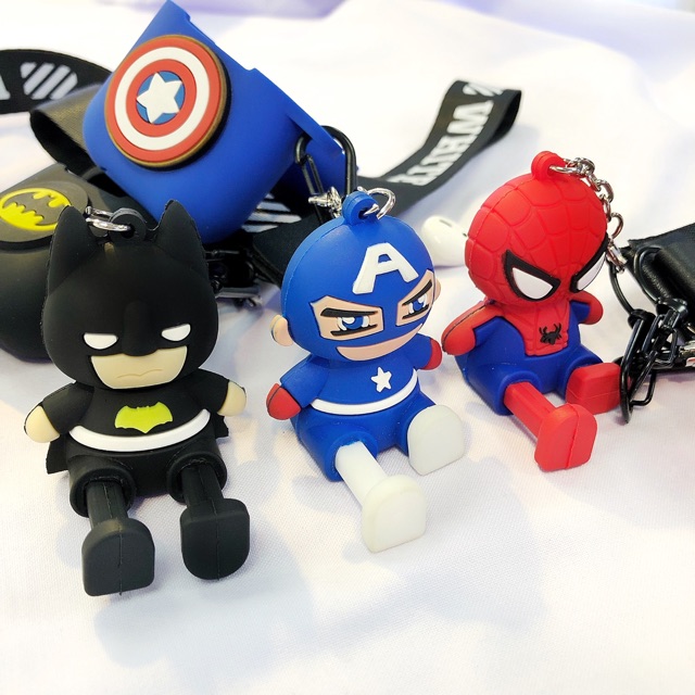 Combo ốp Airods nhện mông to Spider Man- Móc khoá chibi Spider Man kèm ốp silicon dẻo Airpods