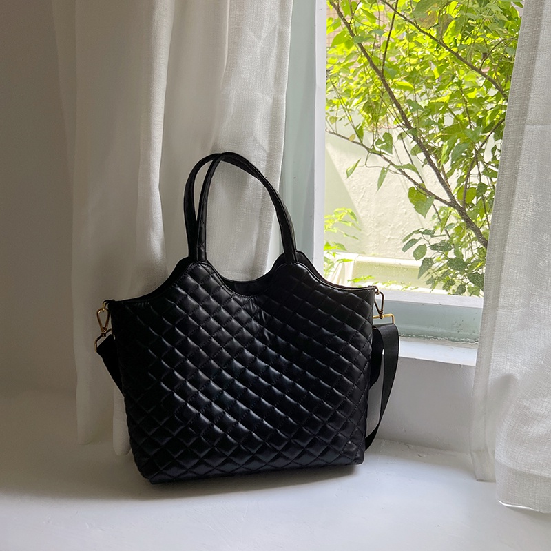 IELGY Túi Xách Đeo Vai Hình Thoi Màu Đen Sức Chứa Lớn Dễ Phối Đồ Cho Nữ