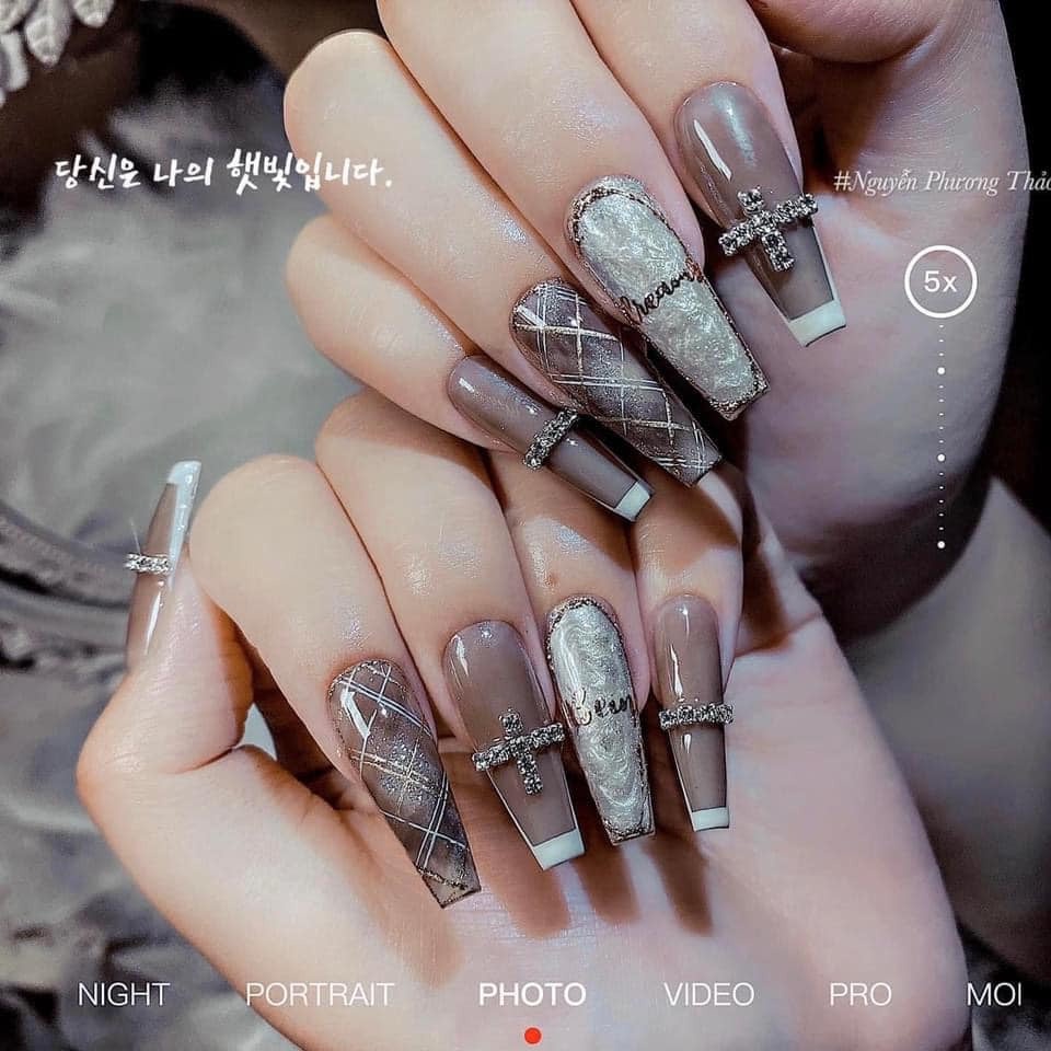 Hũ gel nhũ ngọc trai có 2 màu trắng, vàng được màu chọn lẻ