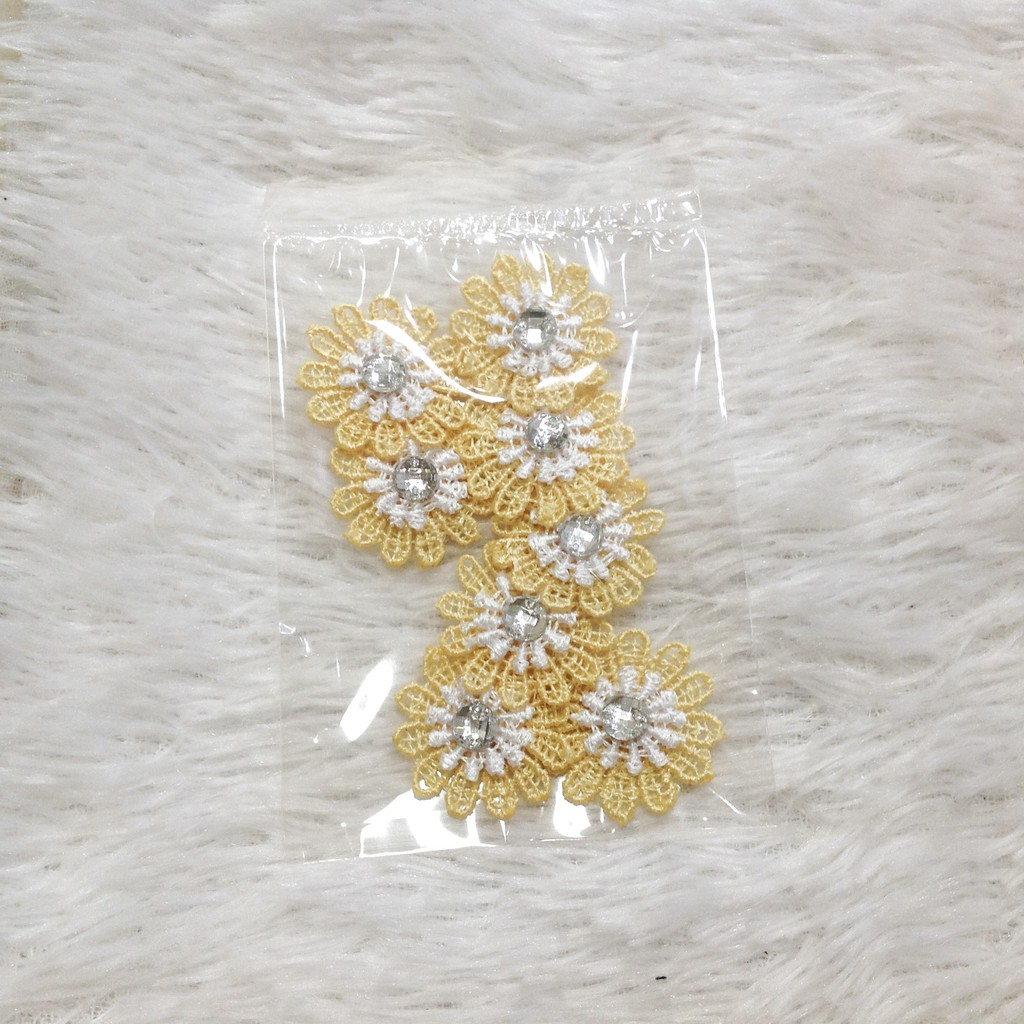 Set 8 bông thêu hoa mai thạch thảo vàng đính hạt cườm trai kết kim sa áo dài váy đầm