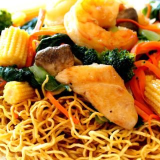 Mì chiên giòn