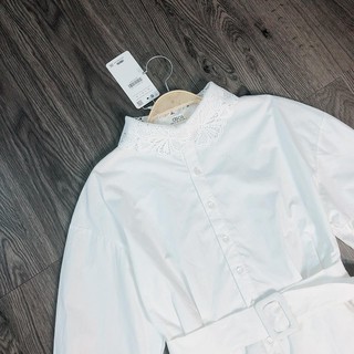 sơmi trắng cổ ren