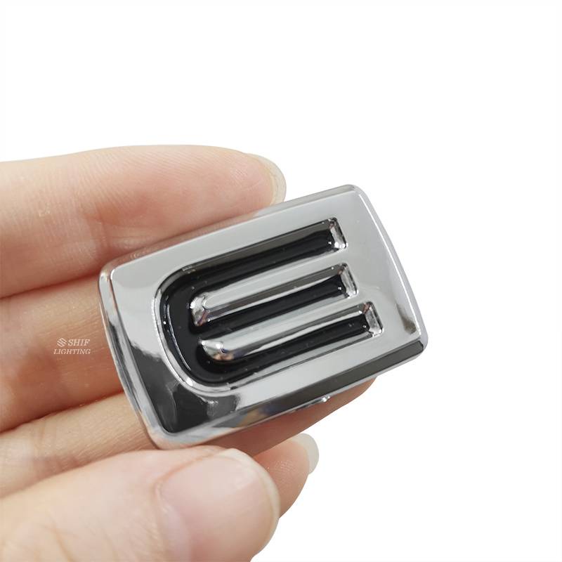 Sticker trang trí hình biểu tượng xe hơi Toyota Innova E G S 1.8 E G S