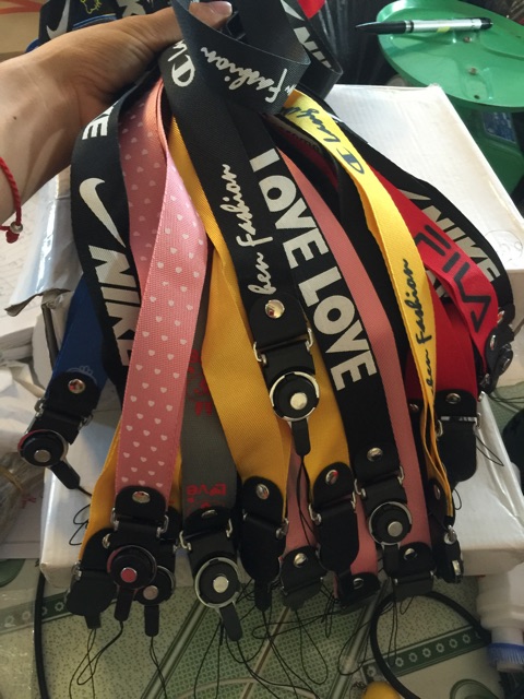 Dây treo điện thoại kute( giao ngẫu nhiên) | BigBuy360 - bigbuy360.vn