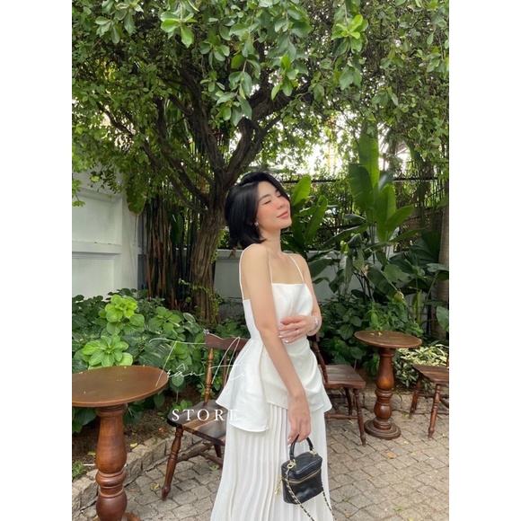 SET ÁO 2S TRẮNG NHÚN XẾP TÀ + CHÂN VÁY MIDI DẬP LY sp000180