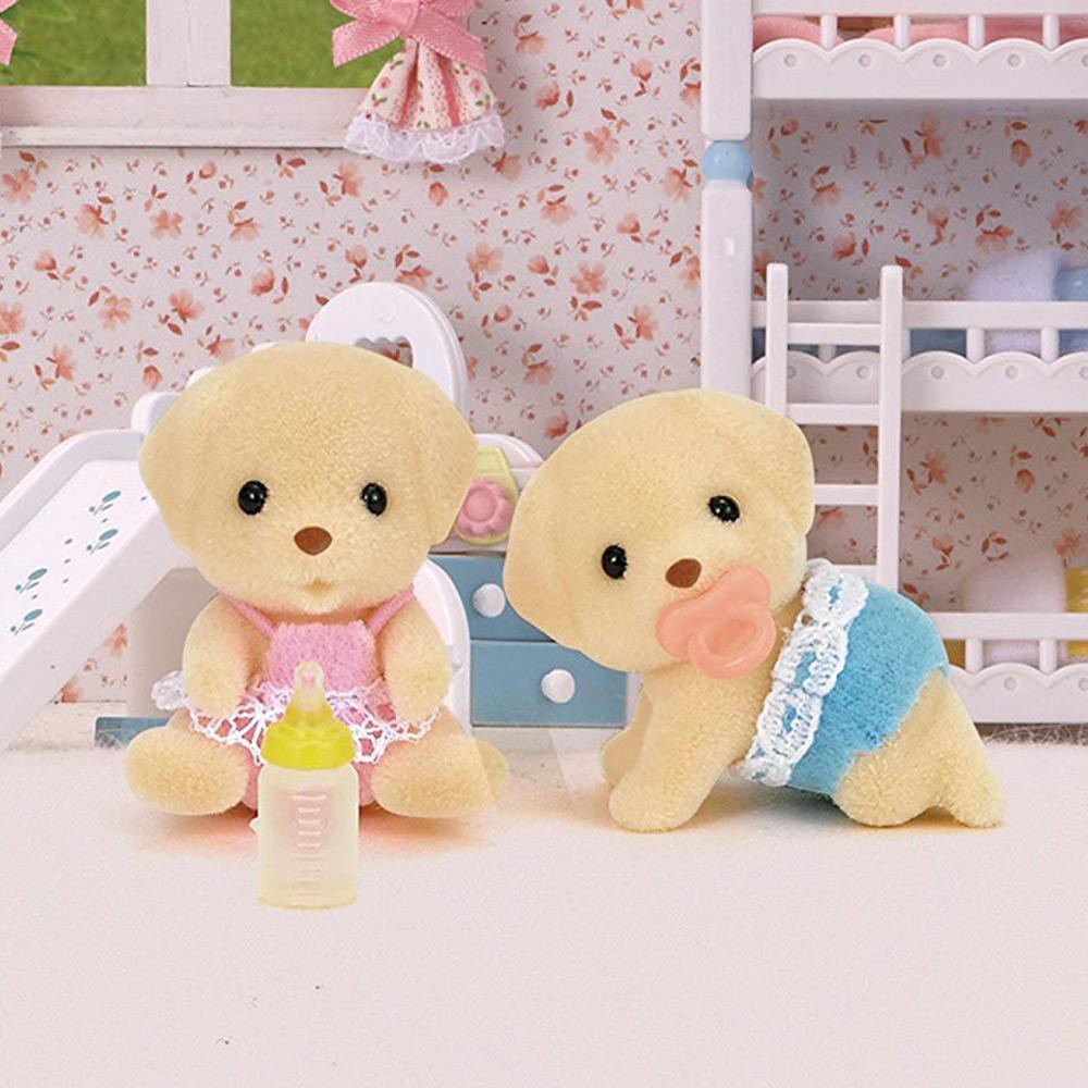 Đồ chơi bé cún vàng sinh đôi Sylvanian Families