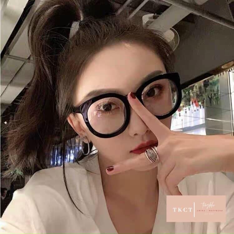 Kính thời trang mắt trắng gọng đen | BigBuy360 - bigbuy360.vn