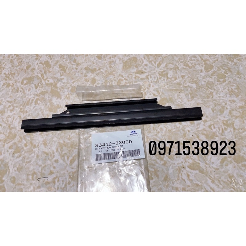 Ray trượt kính sau KIA MORNING HYUNDAI I10 GETZ xịn chính hãng 83412-0X000