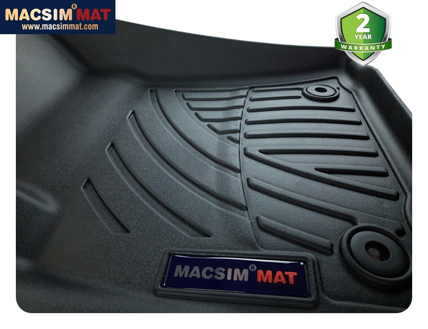 Thảm lót sàn ô tô Toyota Hilux 2015-đến nay Nhãn hiệu Macsim chất liệu nhựa TPV cao cấp màu đen