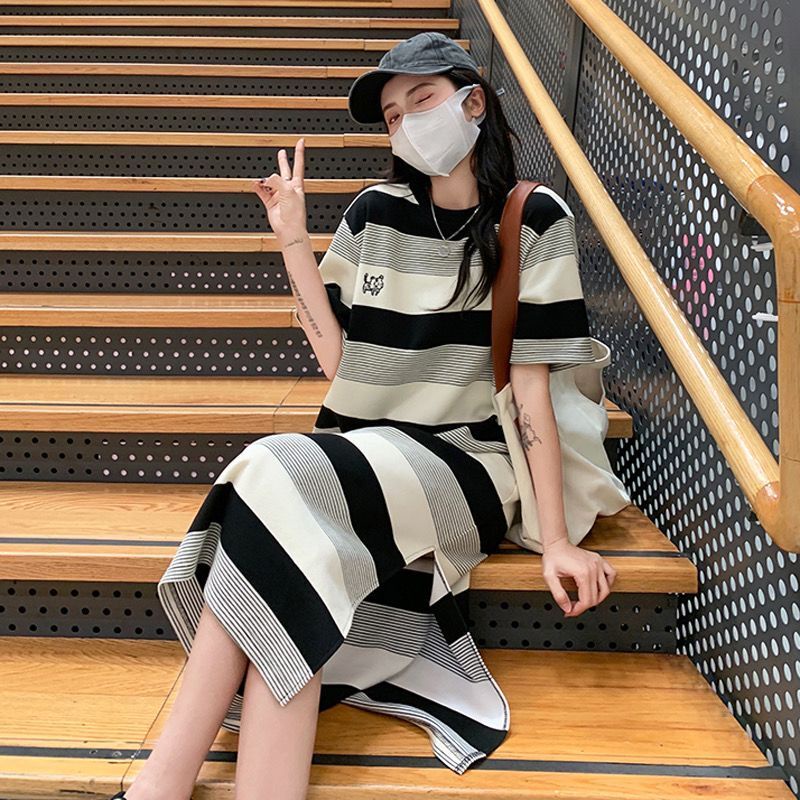 Đầm Tay Ngắn Dáng Rộng Họa Tiết Thêu Kẻ Sọc Thiết Kế Xẻ Tà Phong Cách Cổ Điển Thời Trang Mùa Hè Mới Cho Nữ