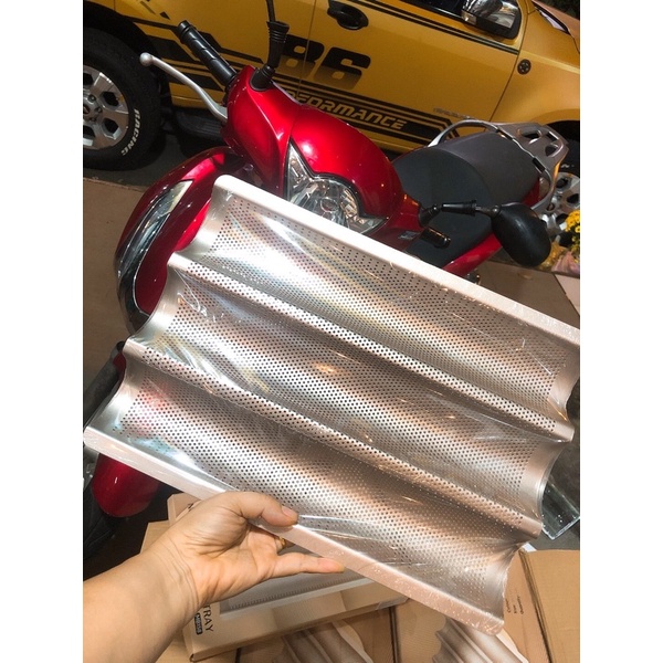 KHUÔN BÁNH MÌ 3 RÃNH  38.5x28x3.6