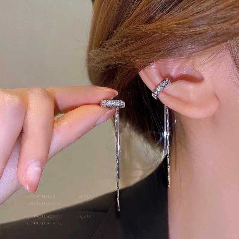 Khuyên Tai Dạng Kẹp Dáng Dài Đính Đá Zircon Hình Giọt Nước Phối Tua Rua Thời Trang Sang Trọng Cho Nữ