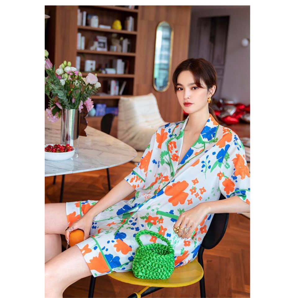 B133 Bộ ngủ pijama lụa QCCC, tay ngắn quần ngắn in hình , chất đẹp mềm mịn
