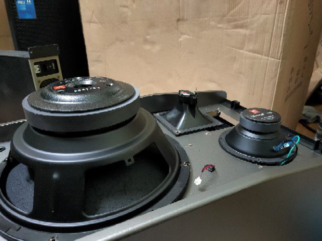 Loa JBL _ ki512 nhập