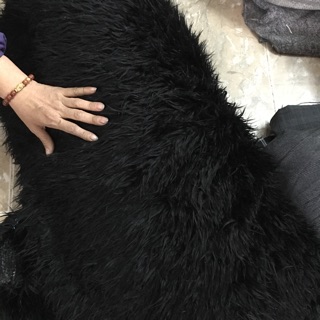 Vải Lông đen dài 